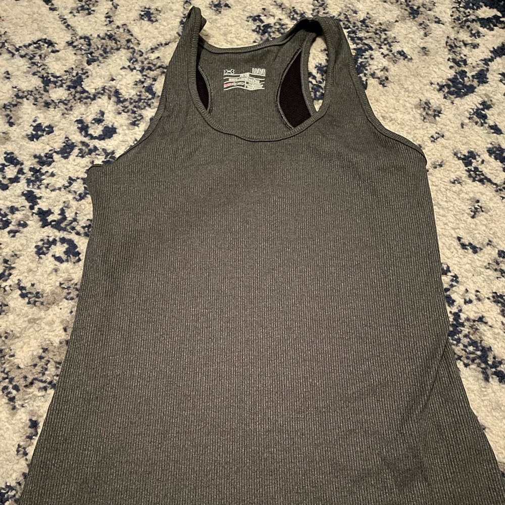 women’s workout top